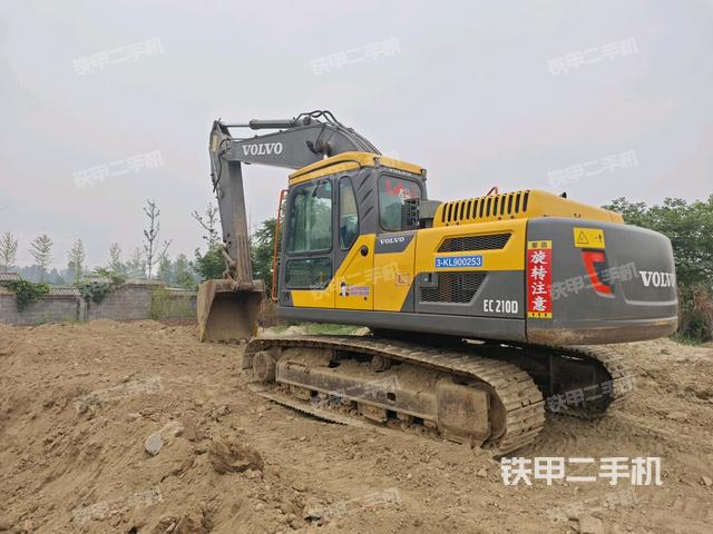 沃爾沃EC210D挖掘機