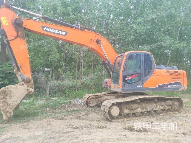 斗山DX220LC-9C挖掘機(jī)