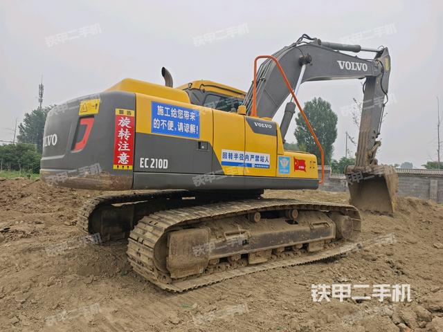 整機(jī)右后45°(整機(jī)外觀) 整機(jī)右后45°(整機(jī)外觀)