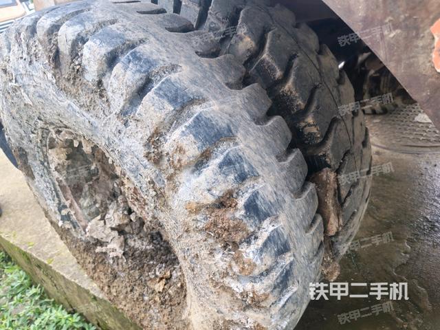 左側(cè)履帶整體?(行走機(jī)構(gòu)) 左側(cè)履帶整體?(行走機(jī)構(gòu))