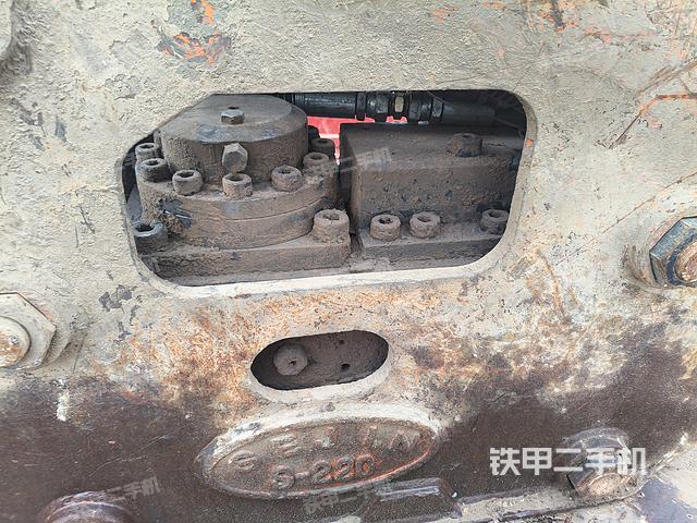 整機(jī)左側(cè)(設(shè)備外觀及核心部件) 整機(jī)左側(cè)(設(shè)備外觀及核心部件)