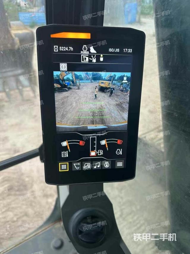 驾驶室整体(整机外观) 驾驶室整体(整机外观)