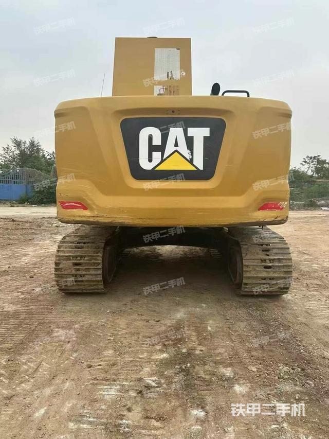 驾驶室顶部(整机外观) 驾驶室顶部(整机外观)