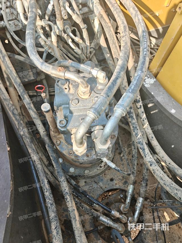 气门室盖螺丝特写(上车部件) 气门室盖螺丝特写(上车部件)