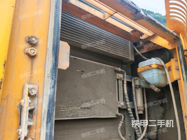 散熱器正面(大件艙室) 散熱器正面(大件艙室)
