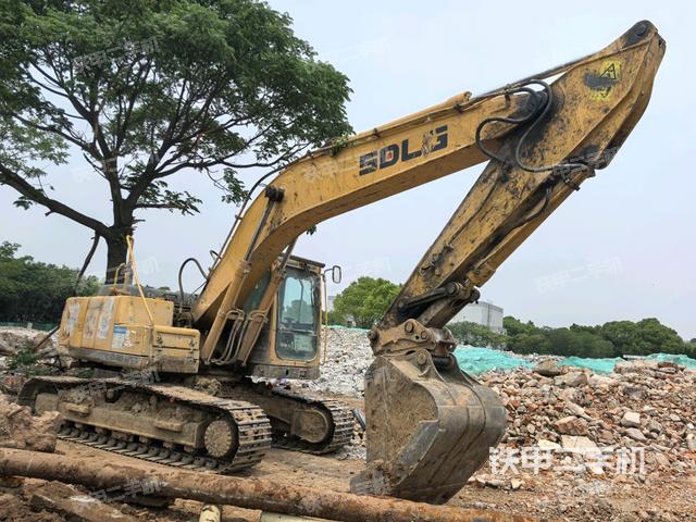 右前45(整機(jī)外觀) 右前45(整機(jī)外觀)
