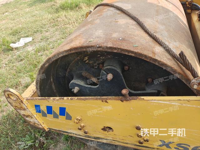 正后侧(压路机前后车架) 正后侧(压路机前后车架)