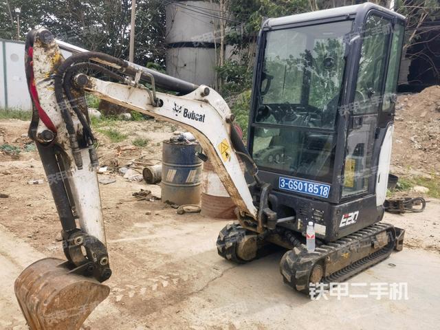 山貓E20挖掘機