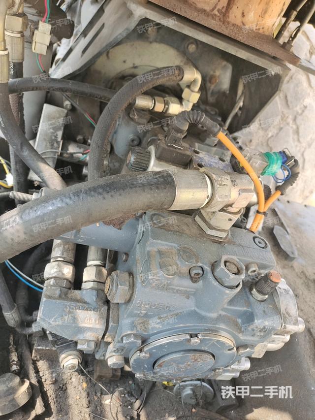 發(fā)動機艙全景（壓路機發(fā)動機艙）