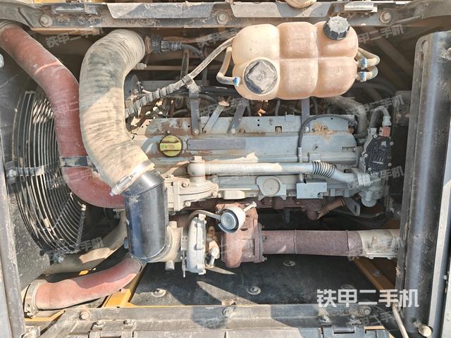 发动机室(上车部件) 发动机室(上车部件)