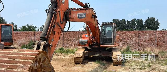 驾驶室整体（整机外观）