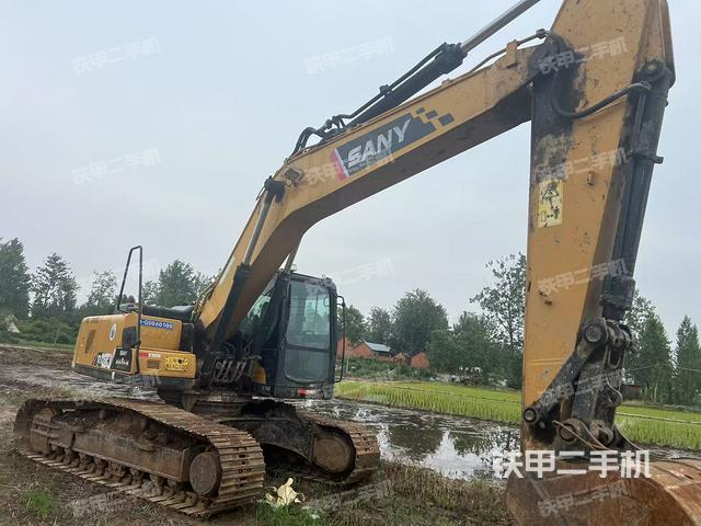三一重工SY215C挖掘機