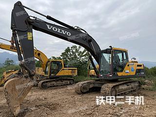 沃尔沃EC220D挖掘机实拍图片
