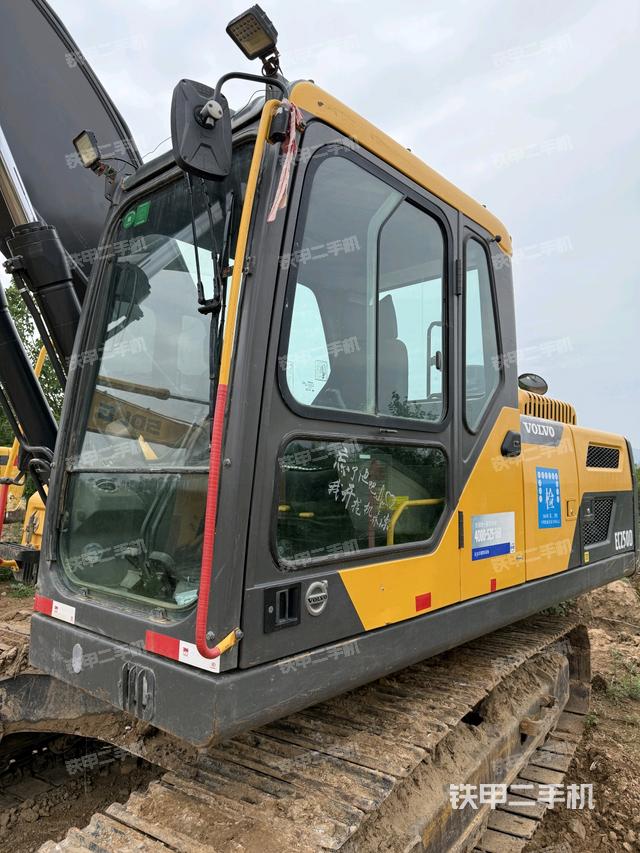 驾驶室整体（整机外观）