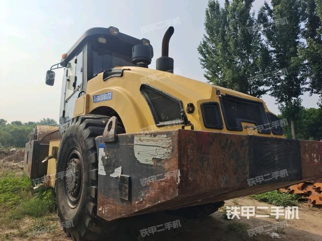 左后45°（壓路機(jī)整機(jī)外觀）