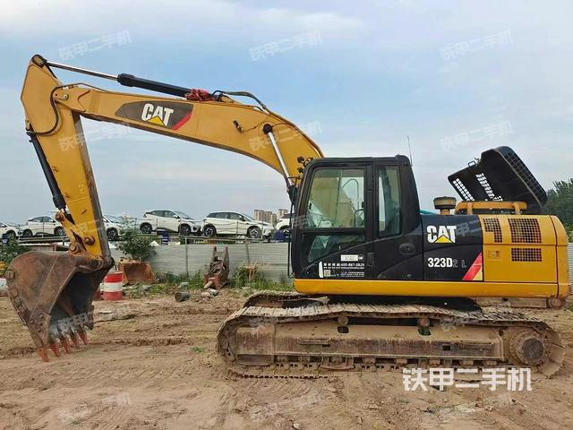 卡特彼勒323D2L挖掘機