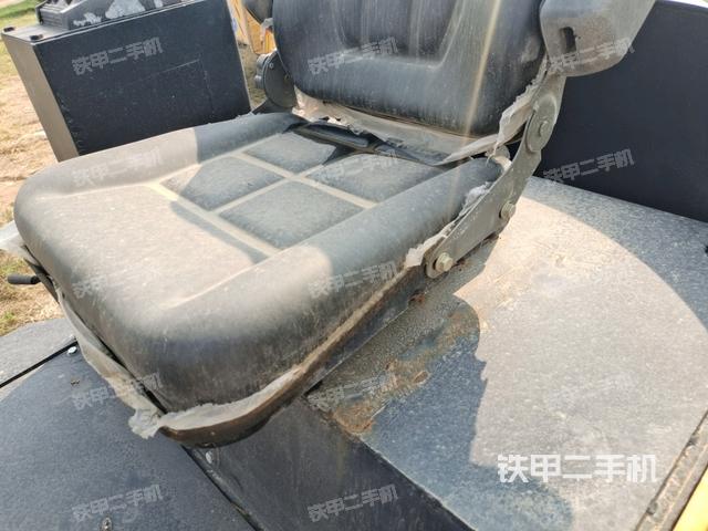 駕駛室外頂全景（壓路機(jī)駕駛室）