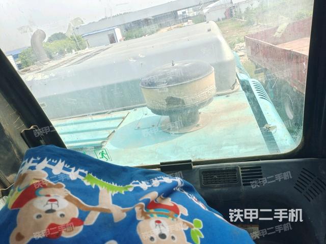 左后方玻璃角標(biāo)(駕駛室部分) 左后方玻璃角標(biāo)(駕駛室部分)