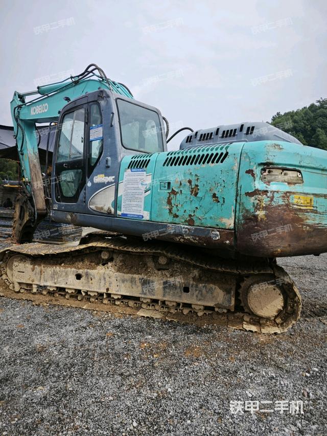 神鋼SK260LC-8挖掘機
