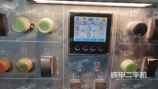 駕駛室操作臺(設(shè)備外觀及核心部件) 駕駛室操作臺(設(shè)備外觀及核心部件)