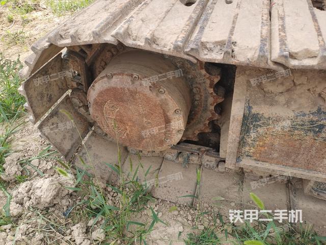 右側(cè)履帶整體(行走機構(gòu)) 右側(cè)履帶整體(行走機構(gòu))
