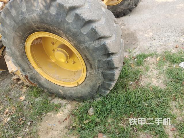 右引導(dǎo)輪/右前輪(行走機(jī)構(gòu)) 右引導(dǎo)輪/右前輪(行走機(jī)構(gòu))