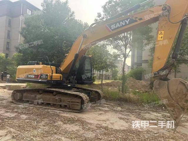 駕駛室頂部(整機(jī)外觀) 駕駛室頂部(整機(jī)外觀)