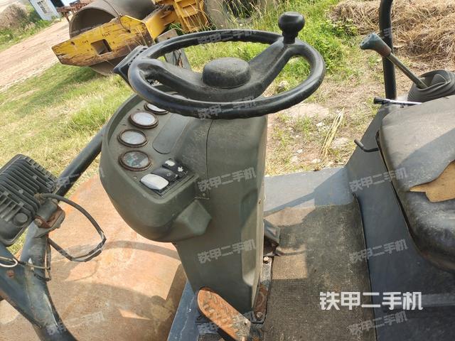 后玻璃角标(压路机驾驶室) 后玻璃角标(压路机驾驶室)