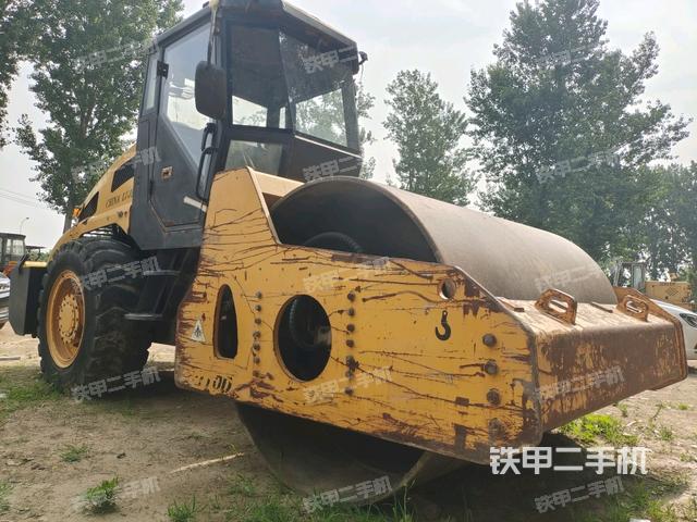 右前45°（压路机整机外观）