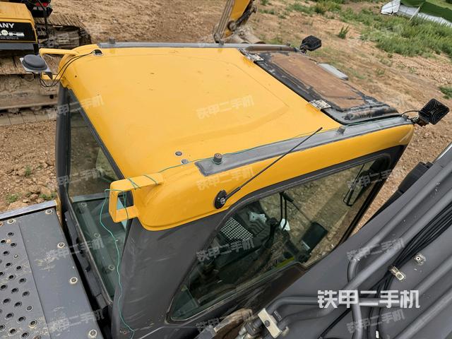 驾驶室顶部（整机外观）