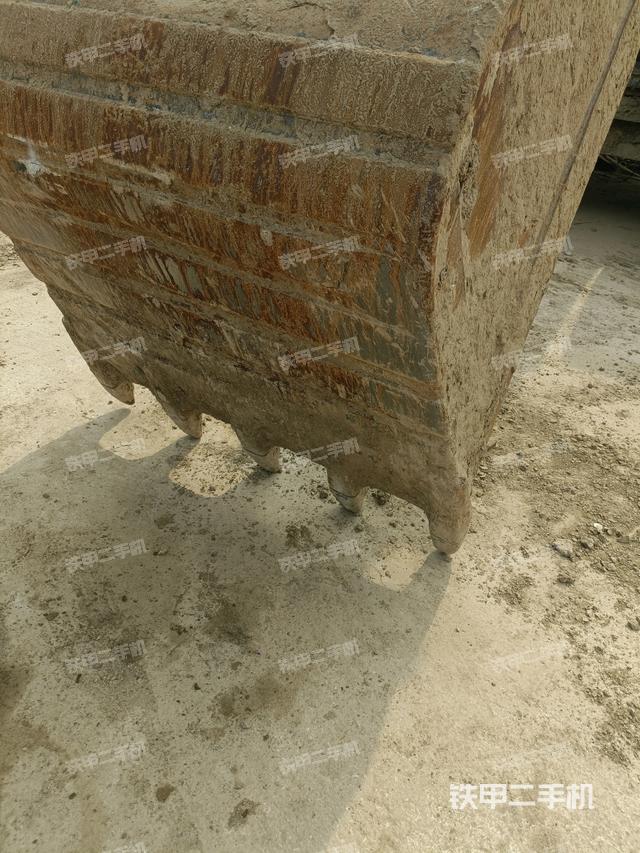 鏟斗右后整體(工作和回轉裝置) 鏟斗右后整體(工作和回轉裝置)