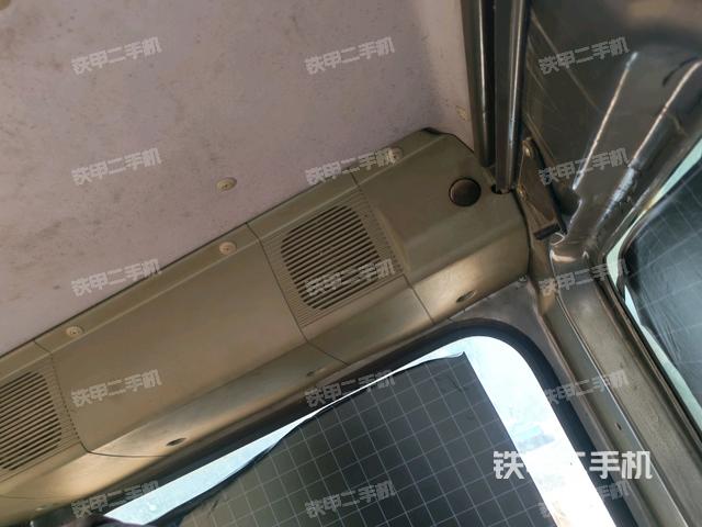 右側(cè)玻璃角標(駕駛室部分) 右側(cè)玻璃角標(駕駛室部分)