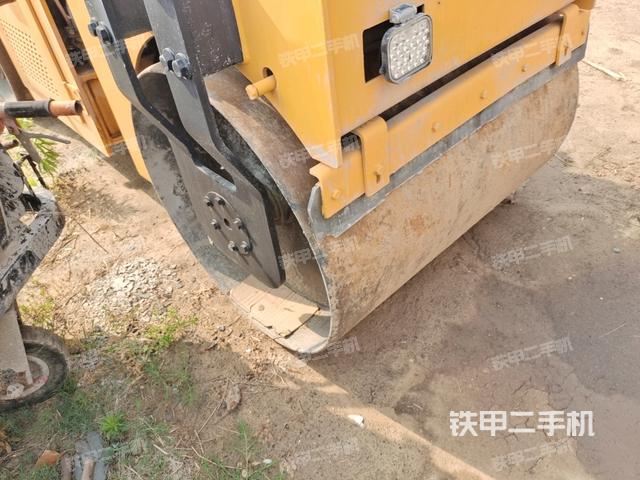 前車架正左側(cè)（壓路機(jī)前后車架）