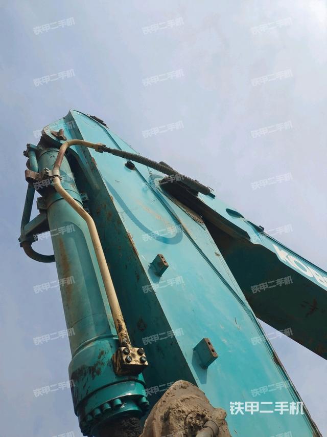 大臂油缸整體?豎拍(工作和回轉(zhuǎn)裝置) 大臂油缸整體?豎拍(工作和回轉(zhuǎn)裝置)