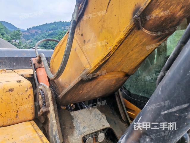 大臂根部?斜視(工作和回轉(zhuǎn)裝置) 大臂根部?斜視(工作和回轉(zhuǎn)裝置)