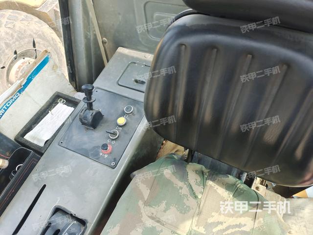 操作把手(压路机驾驶室) 操作把手(压路机驾驶室)