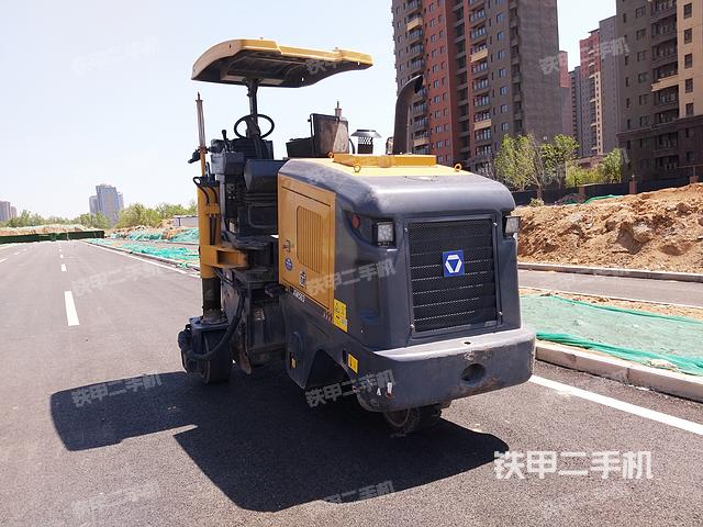 整機(jī)右側(cè)(設(shè)備外觀及核心部件) 整機(jī)右側(cè)(設(shè)備外觀及核心部件)