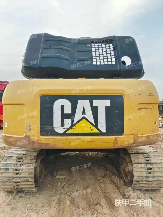 驾驶室顶部(整机外观) 驾驶室顶部(整机外观)