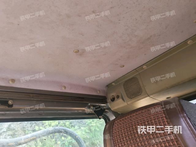 駕駛室左前45度(駕駛室部分) 駕駛室左前45度(駕駛室部分)