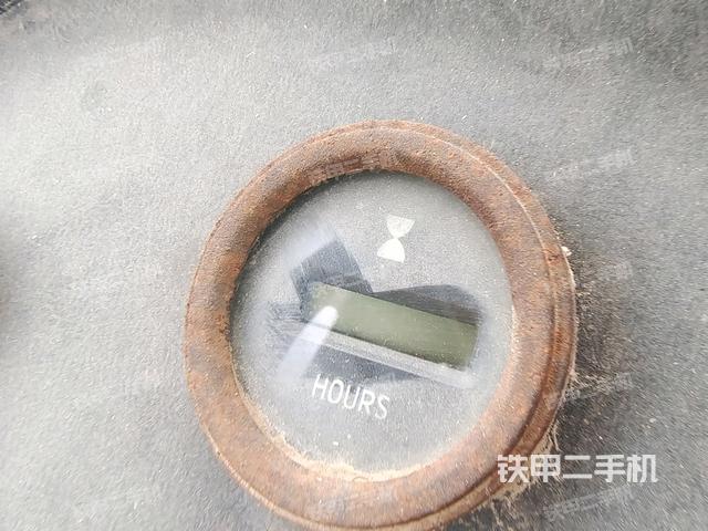 驾驶室侧向上照全景(压路机驾驶室) 驾驶室侧向上照全景(压路机驾驶室)
