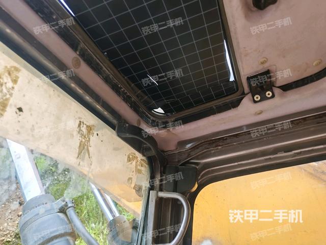 駕駛室左后45度(駕駛室部分) 駕駛室左后45度(駕駛室部分)