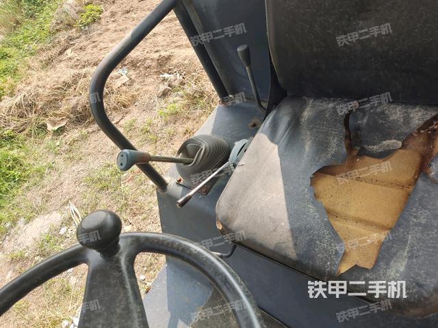 驾驶室顶蓬内(压路机驾驶室) 驾驶室顶蓬内(压路机驾驶室)