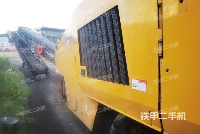 整機右側(cè)(設(shè)備外觀及核心部件) 整機右側(cè)(設(shè)備外觀及核心部件)