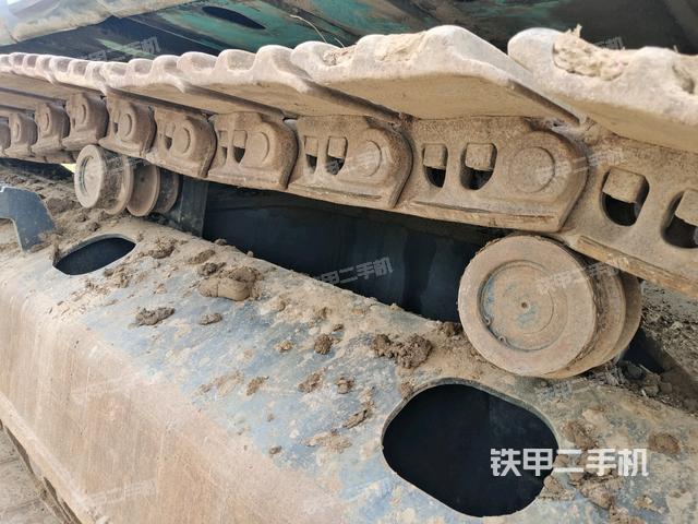 右側(cè)履帶整體(行走機(jī)構(gòu)) 右側(cè)履帶整體(行走機(jī)構(gòu))