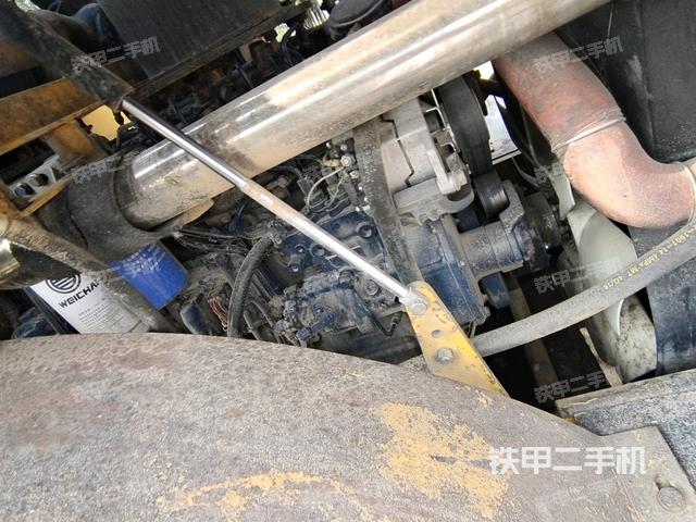 發(fā)動(dòng)機(jī)左側(cè)全景（壓路機(jī)發(fā)動(dòng)機(jī)艙）