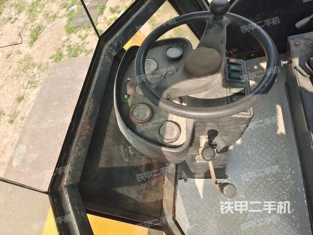 后玻璃角标（压路机驾驶室）