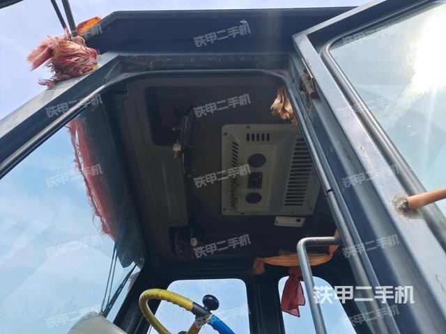 驾驶室外顶全景(压路机驾驶室) 驾驶室外顶全景(压路机驾驶室)