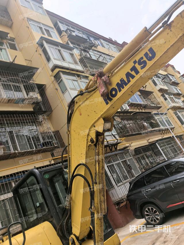 轉(zhuǎn)盤和下車架正前(工作和回轉(zhuǎn)裝置) 轉(zhuǎn)盤和下車架正前(工作和回轉(zhuǎn)裝置)
