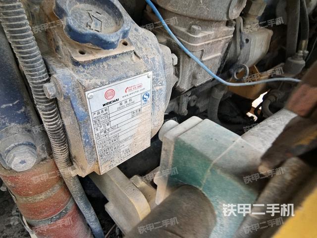 發(fā)動(dòng)機(jī)艙液壓泵全景（壓路機(jī)發(fā)動(dòng)機(jī)艙）