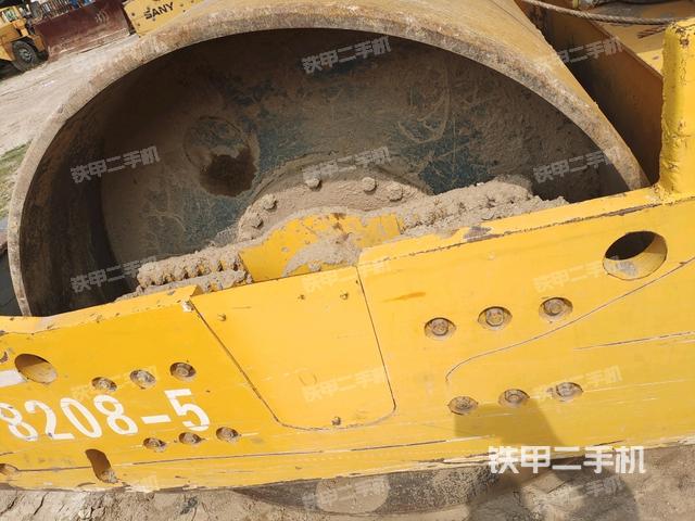 正后侧(压路机前后车架) 正后侧(压路机前后车架)